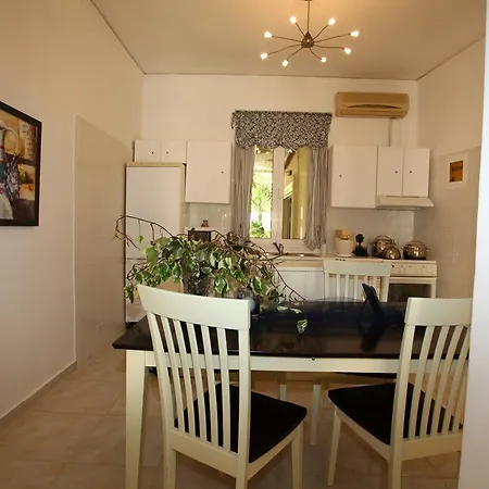 Geo House By The Beach 1 *
