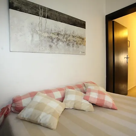 Geo House By The Beach 1 *